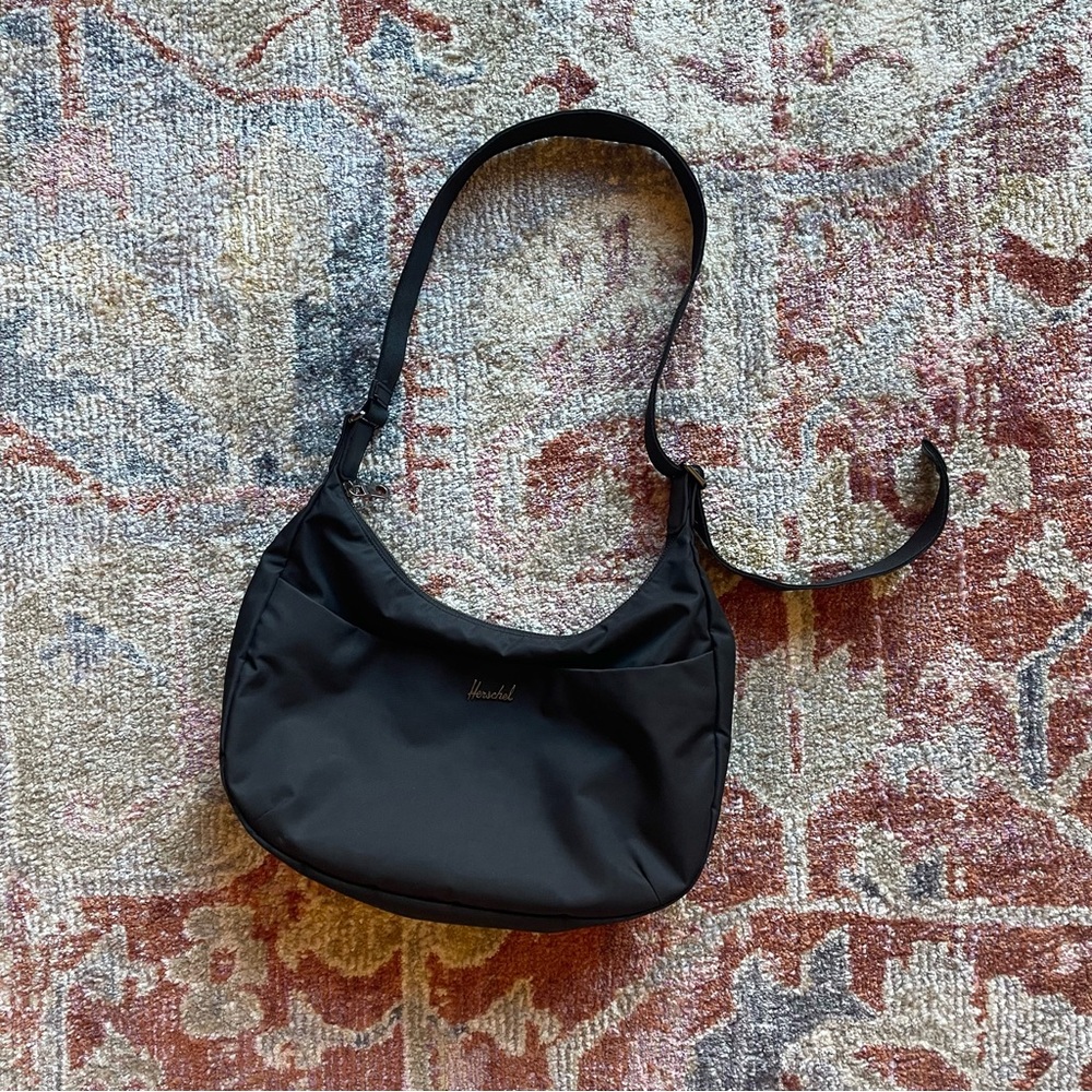 Herschel Yara crescent crossbody shoulder bag black